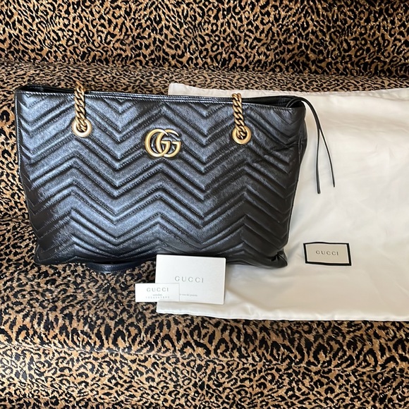 GUCCI MARMONT MATELASSE MEDIUM TOTE BLACK LEATHER - Picture 11 of 11